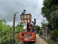 เทศบาลตำบลตาดทอง ลงพื้นที่ซ่อมแซมไฟฟ้าส่องสว่างสาธารณะในพื้นที่ตำบลตาดทอง อำเภอเมืองยโสธร จังหวัดยโสธร