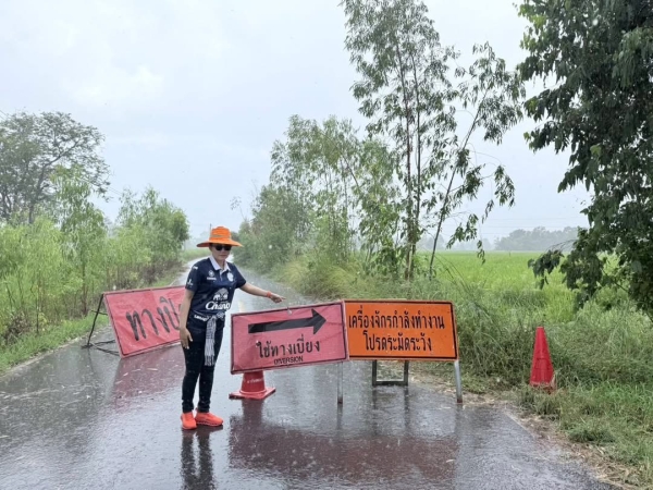 นายกภัคสุนันท์ ลงพื้นที่ดูแลความเดือดร้อนของประชาชน เพื่อหาแนวทางแก้ไขปัญหาน้ำท่วมขังรอการระบายของชาวบ้านในพื้นที่ตำบลตาดทอง