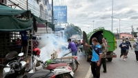 เทศบาลตำบลตาดทอง ลงพื้นที่พ่นหมอกควันป้องกันยุงลาย ลดความเสี่ยงโรคไข้เลือดออกในชุมชนพื้นที่ตำบลตาดทอง อำเภอเมืองยโสธร จังหวัดยโสธร