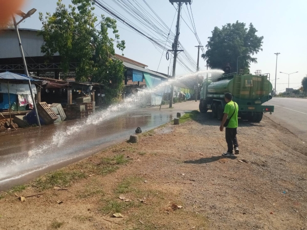 กองสาธารณสุขและสิ่งแวดล้อม ร่วมกับ งานป้องกันฯ สำนักปลัด เทศบาลตำบลตาดทอง ทำความสะอาดบริเวณคลองน้ำ และล้างตลาดสดเทศบาลตำบลตาดทอง ตำบลตาดทอง อำเภอเมืองยโสธร จังหวัดยโสธร