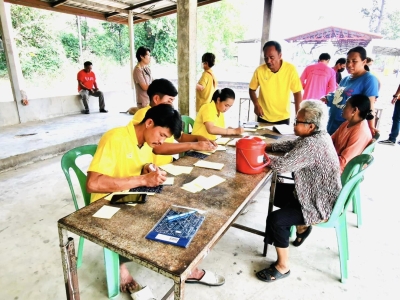 กองสาธารณสุขและสิ่งแวดล้อม เทศบาลตำบลตาดทอง ออกให้บริการฉีดป้องกันโรคพิษสุนัขบ้า ประจำปี 2566