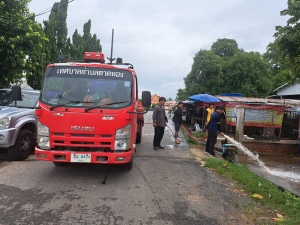 กองสาธารณสุขและสิ่งแวดล้อม ร่วมกับ งานป้องกันฯ สำนักปลัด เทศบาลตำบลตาดทอง ทำความสะอาดบริเวณคลองน้ำ และล้างตลาดสดเทศบาลตำบลตาดทอง ตำบลตาดทอง อำเภอเมืองยโสธร จังหวัดยโสธร