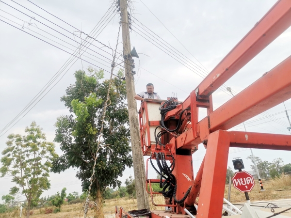 กองช่าง เทศบาลตำบลตาดทอง ลงพื้นที่ปรับปรุงซ่อมแซมเสียงตามสายและซ่อมแซมไฟฟ้าสาธารณะจุดต่างๆ ในพื้นที่ตำบลตาดทอง