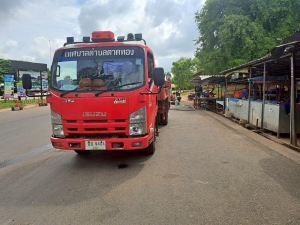 กองสาธารณสุขและสิ่งแวดล้อม ร่วมกับ งานป้องกันฯ สำนักปลัด เทศบาลตำบลตาดทอง ทำความสะอาดบริเวณคลองน้ำ และล้างตลาดสดเทศบาลตำบลตาดทอง ตำบลตาดทอง อำเภอเมืองยโสธร จังหวัดยโสธร