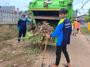 กองสาธารณสุขและสิ่งแวดล้อม จัดกิจกรรมทำความสะอาด ขุดลอกคลองระบายน้ำ กำจัดวัชพืช ในพื้นที่ตำบลตาดทอง