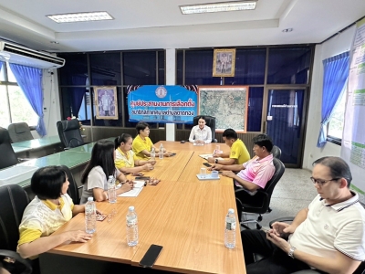 นางสาวภัคสุนันท์ คำลือ นายกเทศมนตรีตําบลตาดทอง เข้าพบปะพูดคุยกับหัวหน้าส่วนราชการ เทศบาลตำบลตาดทอง