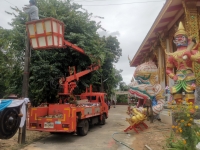 เทศบาลตำบลตาดทอง ลงพื้นที่ซ่อมแซมไฟฟ้าส่องสว่างสาธารณะในพื้นที่ตำบลตาดทอง อำเภอเมืองยโสธร จังหวัดยโสธร