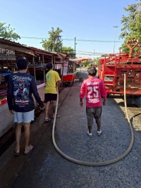 กองสาธารณสุขและสิ่งแวดล้อม ร่วมกับ งานป้องกันฯ สำนักปลัด เทศบาลตำบลตาดทอง ทำความสะอาดบริเวณคลองน้ำ และล้างตลาดสดเทศบาลตำบลตาดทอง ตำบลตาดทอง อำเภอเมืองยโสธร จังหวัดยโสธร