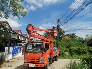 กองช่าง เทศบาลตำบลตาดทอง ลงพื้นที่ซ่อมแซมไฟฟ้าสาธารณะจุดต่างๆ ในเขตพื้นที่เทศบาลตำบลตาดทอง