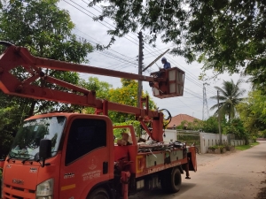 กองช่าง เทศบาลตำบลตาดทอง ลงพื้นที่ซ่อมแซมไฟฟ้าสาธารณะจุดต่างๆ ในเขตพื้นที่เทศบาลตำบลตาดทอง