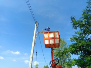 ซ่อมแซมไฟฟ้าสาธารณะจุดต่างๆ ในเขตพื้นที่เทศบาลตำบลตาดทอง