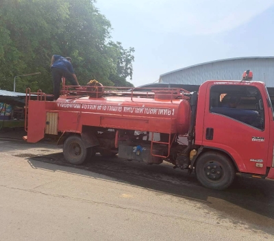 กองสาธารณสุขและสิ่งแวดล้อม ร่วมกับ งานป้องกันฯ สำนักปลัด เทศบาลตำบลตาดทอง ทำความสะอาดบริเวณคลองน้ำ และล้างตลาดสดเทศบาลตำบลตาดทอง ตำบลตาดทอง อำเภอเมืองยโสธร จังหวัดยโสธร