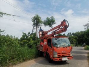 เทศบาลตำบลตาดทอง ลงพื้นที่ซ่อมแซมไฟฟ้าส่องสว่าง ไฟฟ้าสาธารณะประโยชน์ในพื้นที่ตำบลตาดทอง อำเภอเมืองยโสธร จังหวัดยโสธร